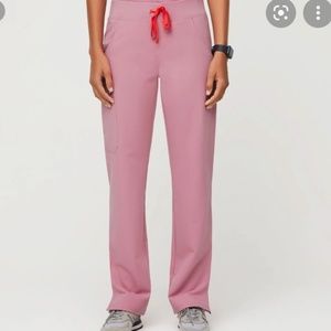 Wear FIGS - Kade Cargo Scrub Pants - Chalk Pink - S